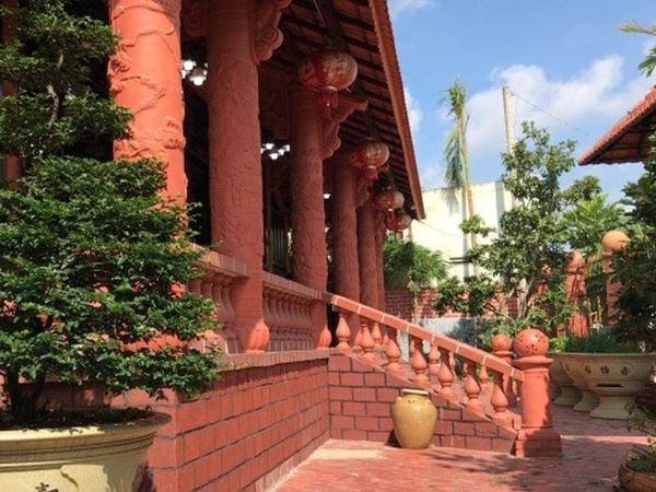 'Biệt phủ' bằng gốm 5 tỷ 'độc nhất vô nhị' ở miền Tây