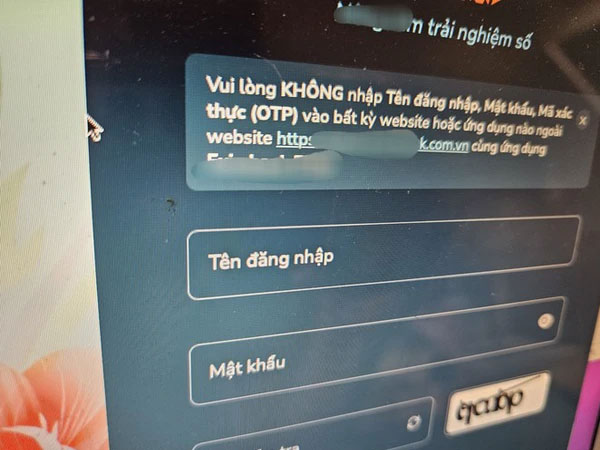 Chuyển khoản nhầm 450 triệu đồng: Chủ tài khoản cần làm gì để đòi lại tiền?