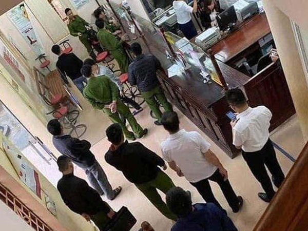 Tên cướp ranh ma và cuộc truy đuổi kẻ 'vô hình': Dí súng vào nhân viên ngân hàng để cướp tiền