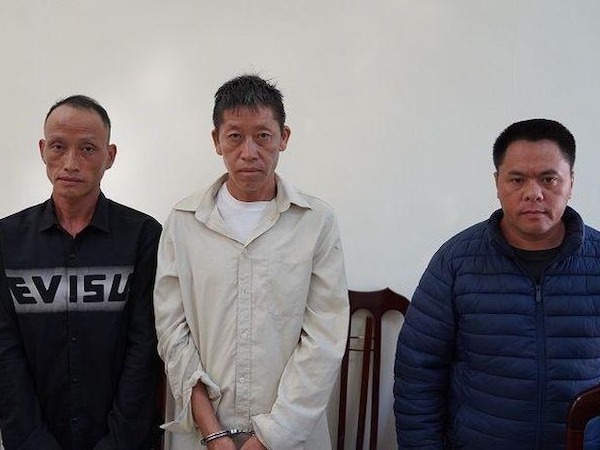 Bán 4 cô gái sang Trung Quốc để lấy tiền tiêu xài, em gái ruột cũng không tha