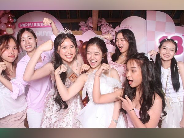 Jenny Huỳnh và hội bạn Gen Z nổi tiếng, học giỏi, có tài chính tốt