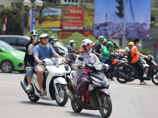 Nắng nóng gia tăng ở miền Bắc, có nơi trên 37 độ C