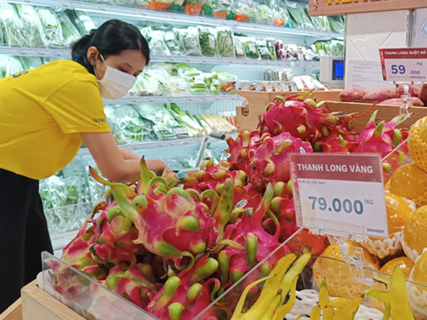 Hàng xuất khẩu khó bán ở sân nhà