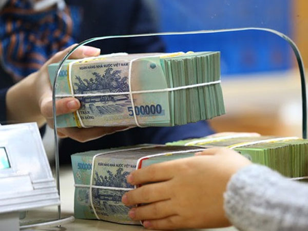 Sau những vụ tiền gửi ngân hàng bỗng nhiên... 'bốc hơi', làm gì để tránh rủi ro?