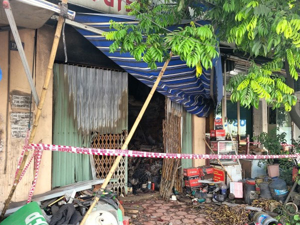 Chủ cửa hàng bán ắc quy tử vong trong ngôi nhà bị cháy
