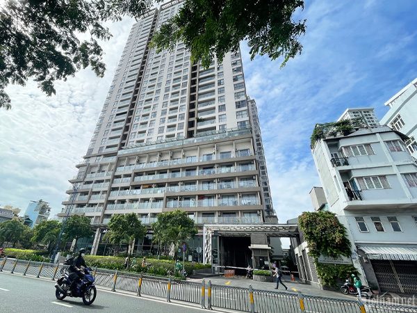 Hơn 7.300m2 ‘đất vàng’ 132 Bến Vân Đồn về tay tư nhân thế nào?