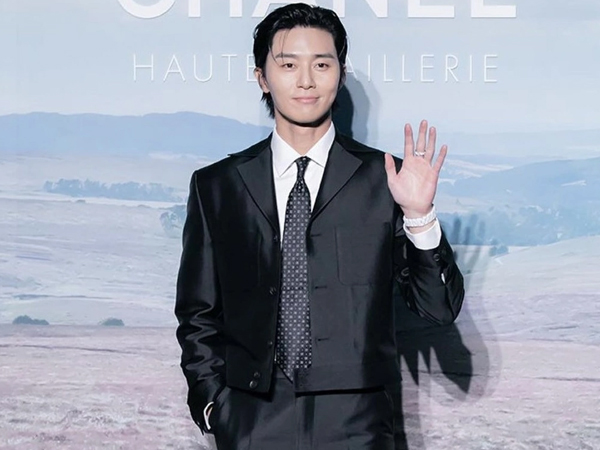 Park Seo Joon bảnh bao tại sự kiện Chanel, Jennie vắng mặt để chuẩn bị cho concert tại Hà Nội?