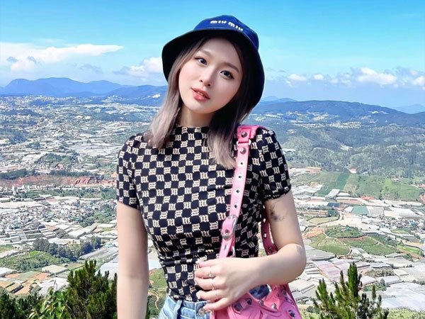 Chao 'flex' thành tích khủng: Sinh viên xuất sắc trường Top 30 thế giới, 8.0 IELTS năm 17 tuổi