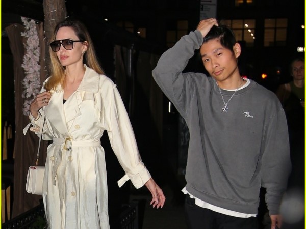 Angelina Jolie rạng rỡ đi ăn tối cùng các con sau khi hòa giải với Brad Pitt