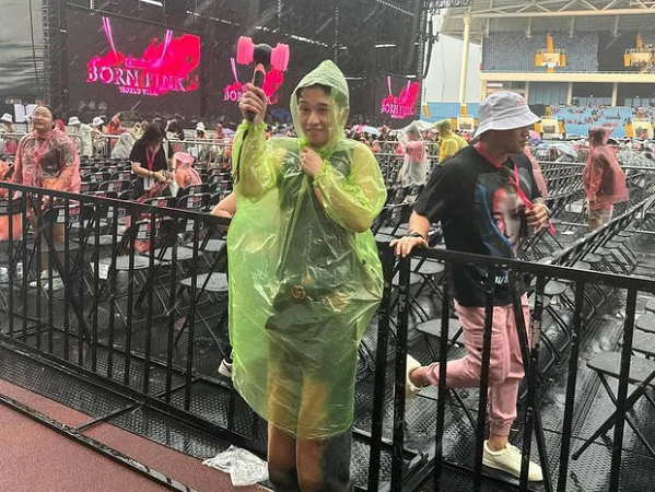 6 món đồ cần chuẩn bị khi đi xem concert BLACKPINK ngày 2