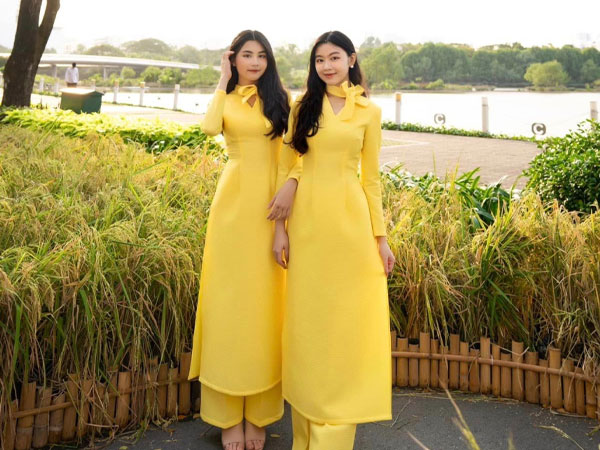 Hai con gái đẹp 'chuẩn hoa hậu' của MC Quyền Linh