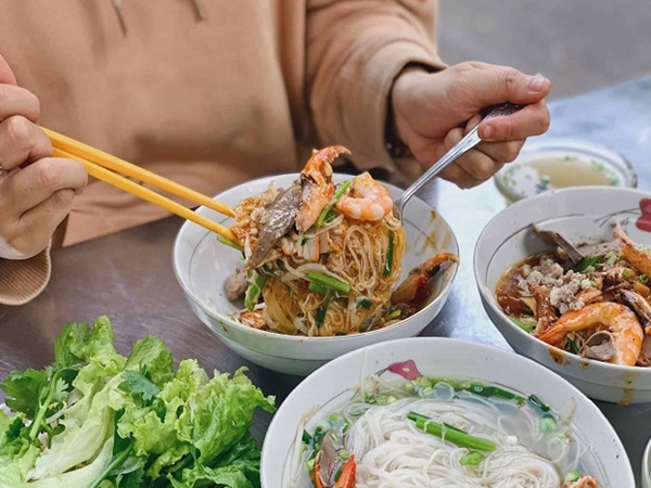 Những cách ăn sáng 'tàn phá' sức khỏe cực nhanh, hầu như người Việt nào cũng mắc