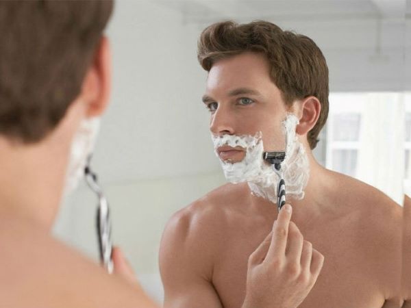 Đàn ông hay bị mụn phải cạo râu thế nào mới đúng cách?