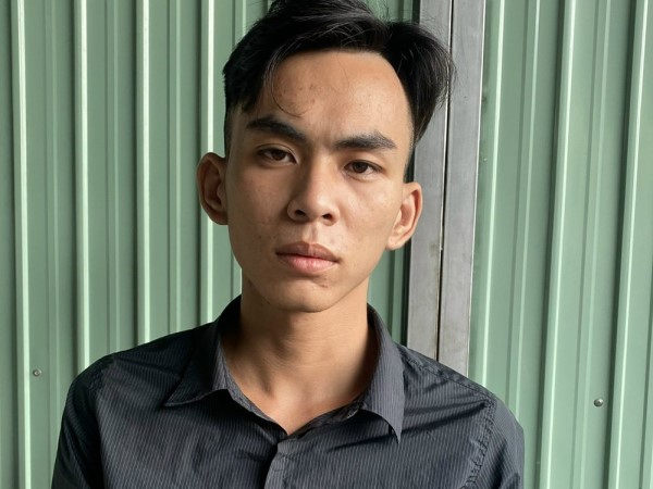 Lật tẩy ‘ông trùm’ 19 tuổi bán nhiều thiếu nữ vào quán karaoke ở Cần Thơ