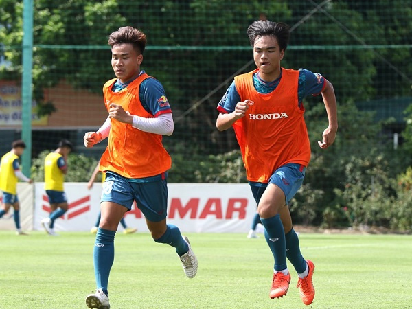 Tài năng 17 tuổi tiết lộ lý do toàn đội U23 Việt Nam bị 'ăn mắng' trên sân tập