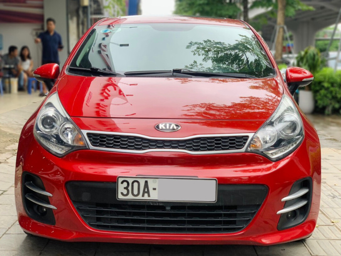 KIA Rio 2015 hatchback giá 350 triệu: Xe 'chất' nhưng giá 'chát'