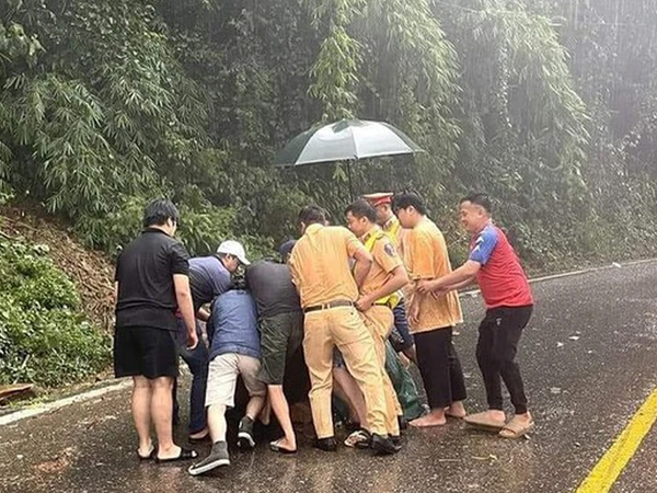 Xúc động hình ảnh của CSGT Lâm Đồng ngay trước giờ phút hi sinh