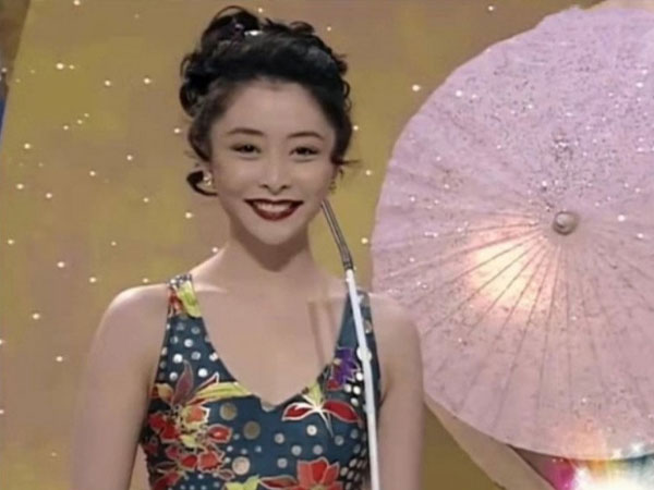 'Hồ ly chúa' của TVB từng bị người người ghét bỏ, vài năm sau lấy được anh chồng '3 mắt'