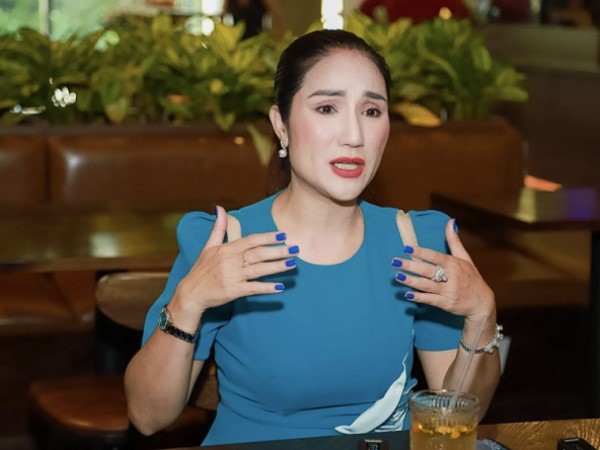 Cát Tường: Cuộc sống giàu có nhưng cô đơn, muốn tìm bạn đời sau 21 năm làm mẹ đơn thân