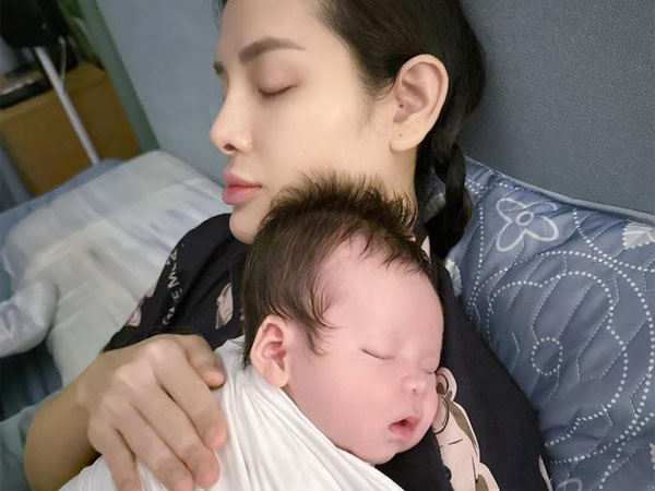 Hậu ở cữ, Phương Trinh Jolie gây lo lắng khi tiết lộ sức khoẻ bản thân và quý tử