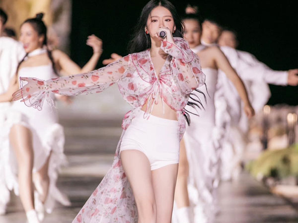 Từ ngày 'Nam tiến', Linh Ka ngày càng quyến rũ 'hết nước chấm'