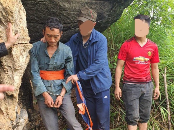Vào trong hang đá tóm đối tượng lừa bán 4 thiếu nữ sang Trung Quốc
