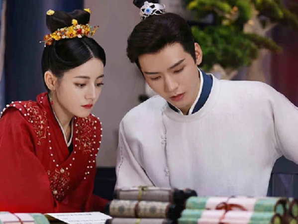 Dân tình đòi bỏ xem phim của Địch Lệ Nhiệt Ba vì nam phụ gây ức chế, đã xấu còn cướp hết đất diễn