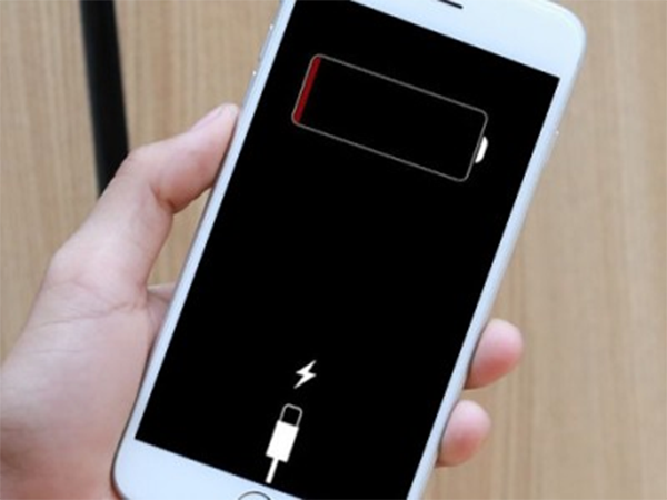 Mẹo nhỏ 'cứu' iPhone lúc sắp sập nguồn