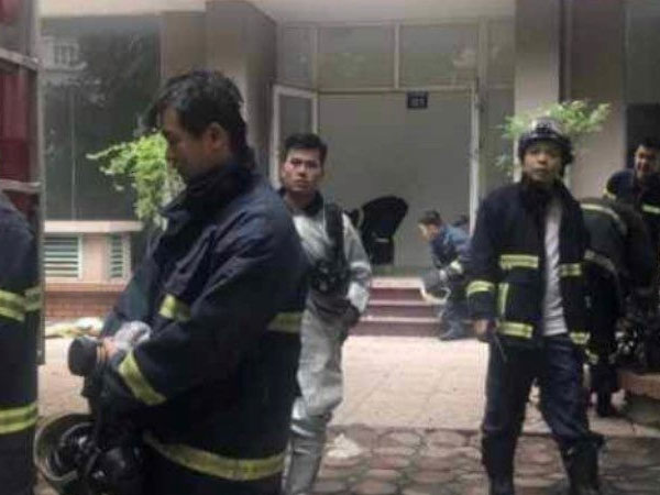 Chung cư náo loạn vì đốt vàng mã