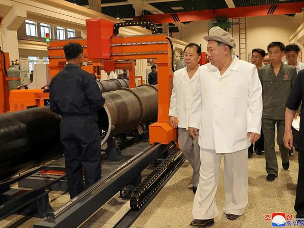 Ông Kim Jong-un thị sát loạt nhà máy vũ khí, nêu yêu cầu đặc biệt