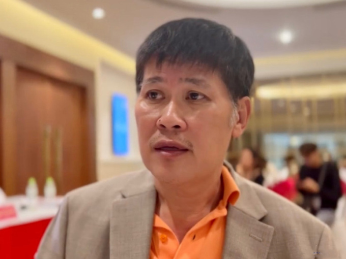 Phước Sang tuổi 54 đi chấm hoa hậu, cay đắng với bài học 'vỡ nợ vì tham tiền'