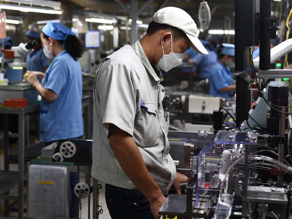 Đề xuất lương tối thiểu vùng năm 2024 tăng 5-6%