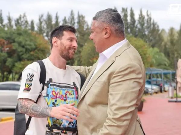 Nhân viên mất việc vì dám làm phiền Messi