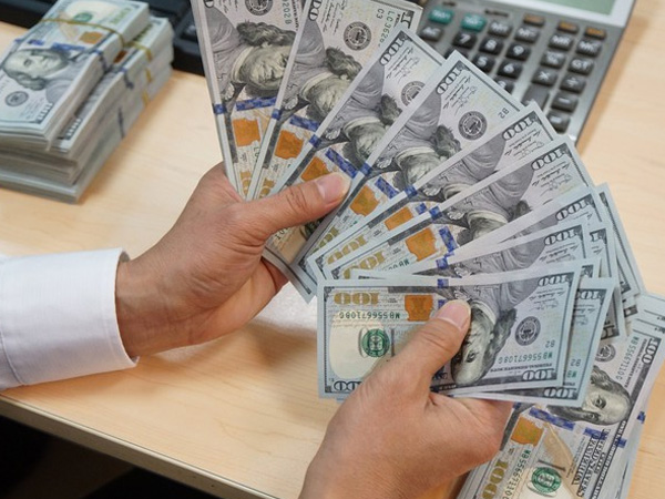 Tỉ giá USD/VNĐ bật tăng mạnh