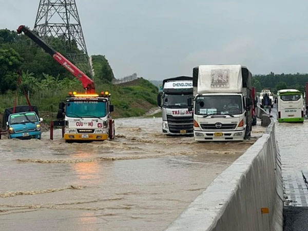 Bộ GTVT công bố nguyên nhân gây ngập cao tốc Dầu Giây - Phan Thiết