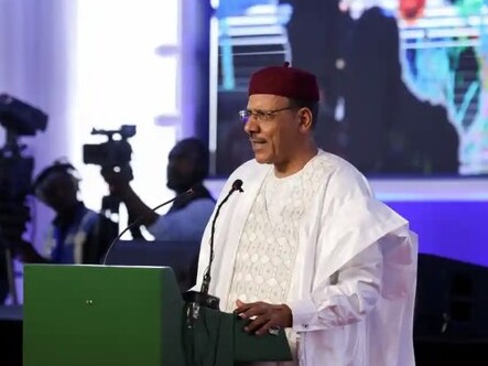 Niger: Tổng thống bị lật đổ sống khổ sở, sắp hết cả đồ ăn