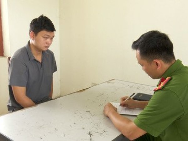 Làm ăn thua lỗ, chủ gara mang 9 xe ô tô của khách đi bán