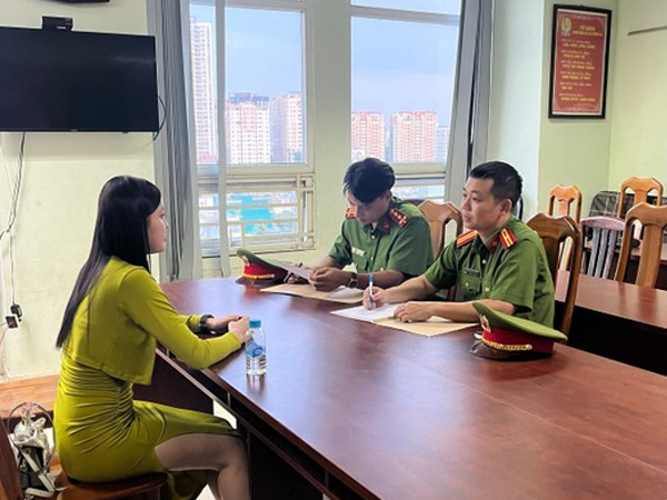 Con đường trở thành 'tú bà' của cựu nữ tiếp viên hàng không
