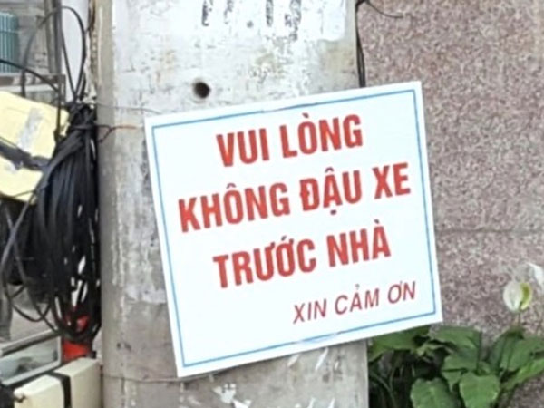 Bị cả xóm đuổi đánh vì đậu xe trước cửa nhà, tài xế nhập viện cấp cứu