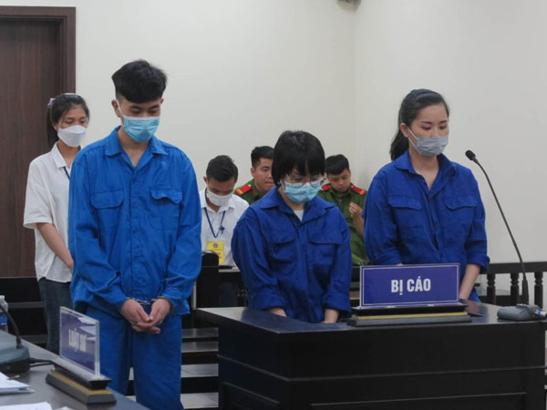 Chuyện thiếu nữ bị ép mang thai hộ, bé trai nhiều lần bị bán trao tay