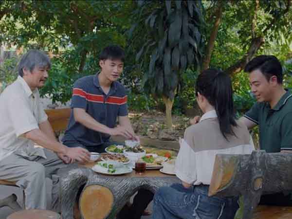 Khán giả đòi đổi tên phim Việt giờ vàng thành Món Nợ Của Cha