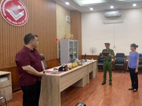 Bắt Giám đốc Trung tâm Văn hóa - Điện ảnh tỉnh Hòa Bình cùng 2 thuộc cấp