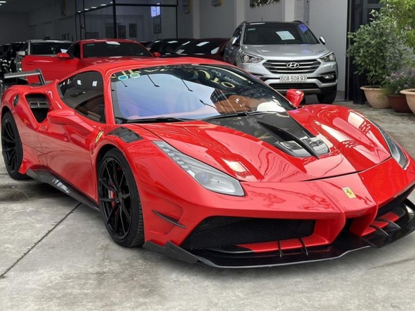 Đại gia Bình Dương chi hơn 3 tỷ độ Ferrari 488 GTB giá 14,5 tỷ