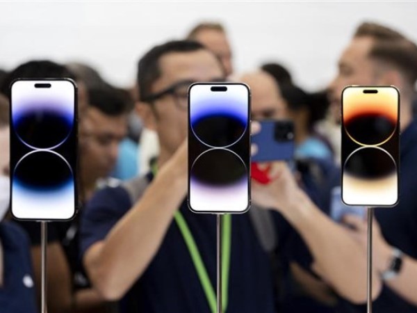 iPhone tiếp theo sẽ ra sao khi 'đổi điện thoại' không còn là mốt?