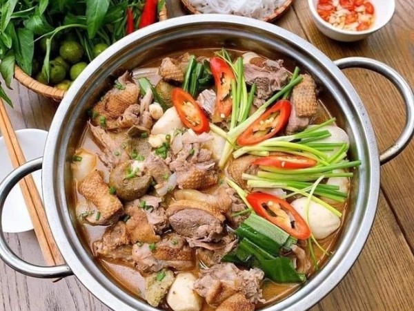 Vị chua từ trái cây tự nhiên trong món ăn Việt