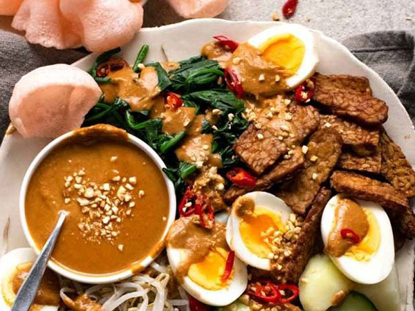 'Phiêu lưu hương vị' với những món ăn đường phố Indonesia