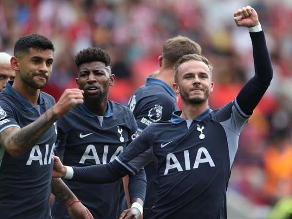 Số 10 mới tỏa sáng, Tottenham vẫn không thắng Brentford