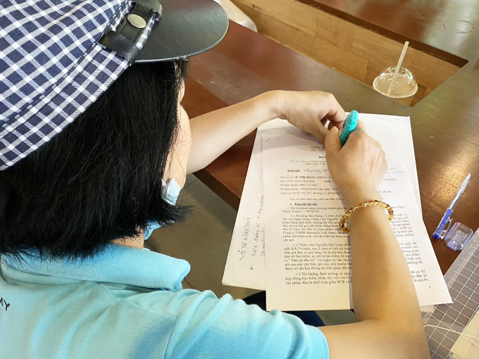 Tá hỏa vì phát hiện tiền gửi tiết kiệm thành hợp đồng bảo hiểm thời hạn 82 năm