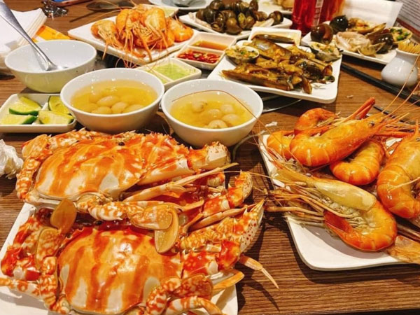 Ăn hải sản, bé trai 9 tuổi nguy kịch vì bị sốc phản vệ