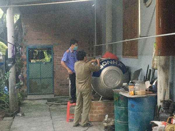 Bàng hoàng phát hiện thi thể nam thanh niên trong bồn nước inox